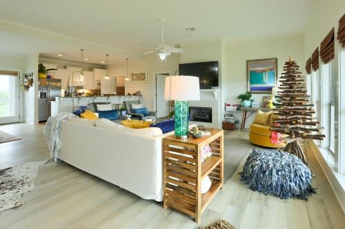 Port Bolivar Casa | Steps to Bolivar Beach Home with Deck and Grill