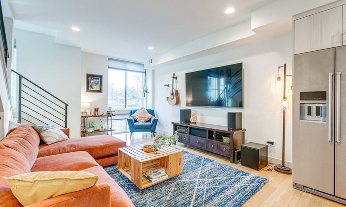 City Park West Casa | Steps to City Park: Townhome w/ Rooftop Deck!