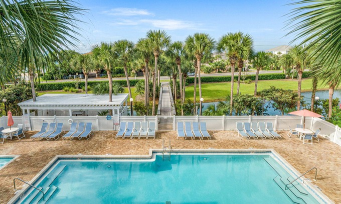 Gulf Place Condominio | Hannah's Hideaway, recientemente remodelado ¡Vistas al golfo y a la piscina! Escritura acceso a la playa!