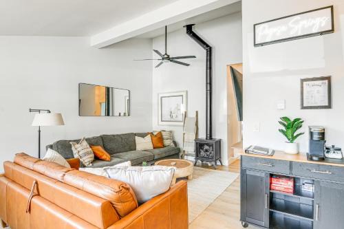 Pagosa Springs Casa | Steps to Lake and Kayaks Remodeled Townhome with AC