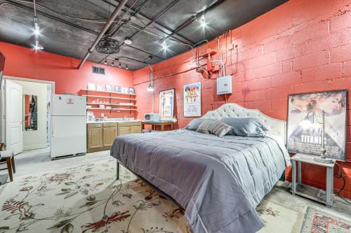 Waynesville Apartamento | Steps to Main St Theater Studio in Waynesville!