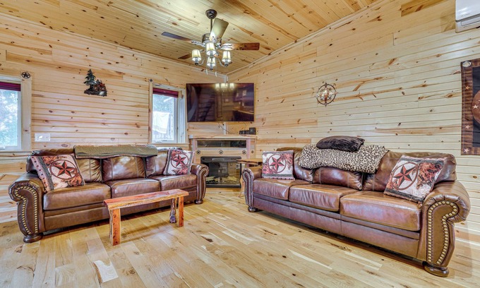 Pepin Apartamento | Steps to Marina & Beach: Couple’s Cottage in Pepin