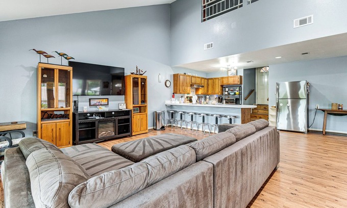 Cape Royale Casa | Steps to Marina: Coldspring Retreat w/ Lake View