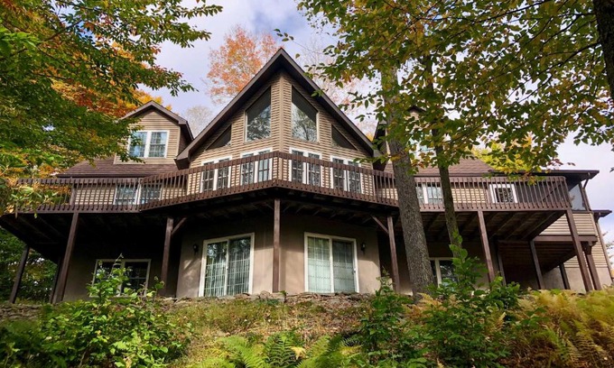 Gouldsboro Casa | Steps to River Big Bass Lake House with Grill!