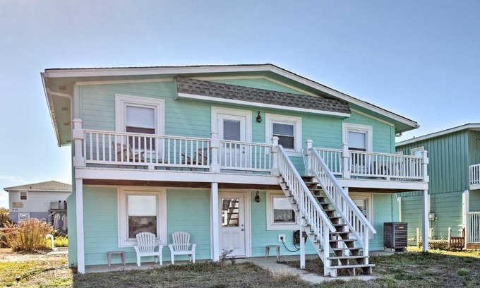 Holden Beach Casa | Steps to Shore! Group Retreat in Holden Beach