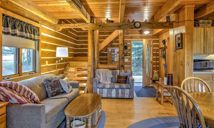 Stambaugh Cabina | Steps to Slopes! Scenic Brule Village Cabin with a Grill