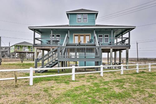 Freeport Casa | Steps to Surfside Beach Idyllic Gulf Coast Escape