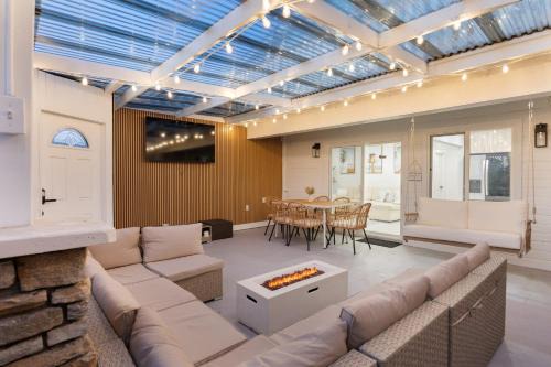 Sunset Beach Casa | Steps to the Beach Firepit Patio Long-Term Sunset Beach Stay Coastal Cove