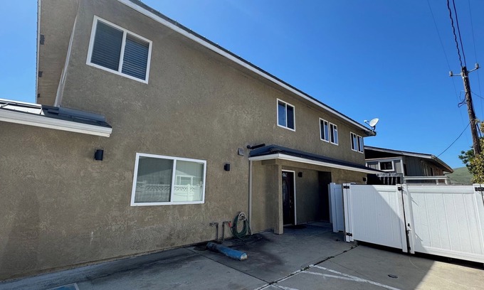 Cayucos Condominio | Steps to the Beach & Heart of Cayucos: Welcome to The Whale
