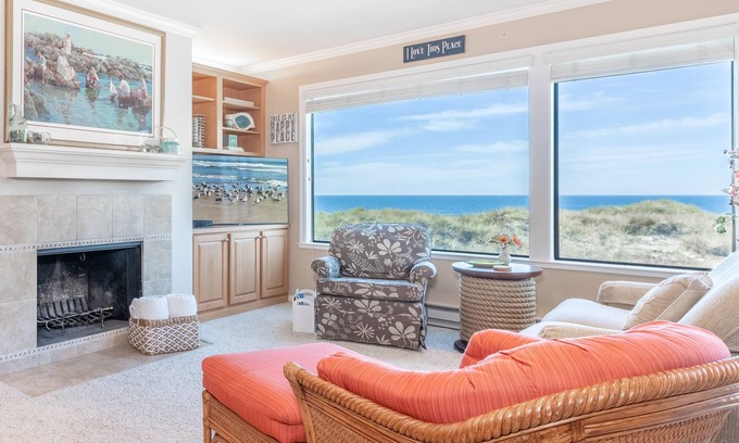 Pajaro Dunes Condominio | Steps to the beach! Charming Shorebird Ocean View Condo on Second Level