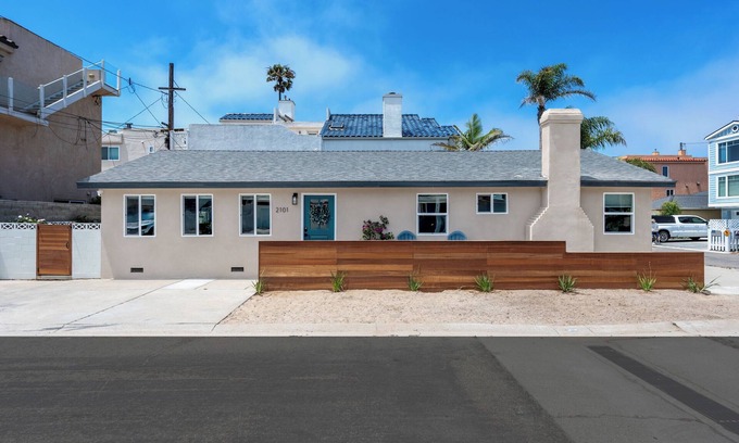 Silver Strand Casa | Steps To The Ocean - New 3 bed/2 bath Silver Strand Oasis 1 House from the Beach