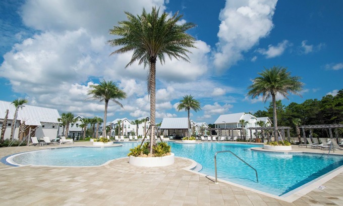 Panama City Beach Casa | Steps to the Resort Style Pool & Across From The Big Chill