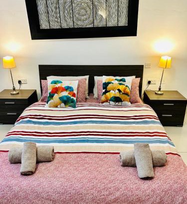 Gzira Apartamento | Steps to the Sea 1-BR Central Apartment