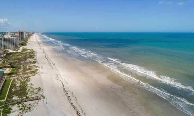 Jacksonville Beach Casa | ¡PASOS a la playa!