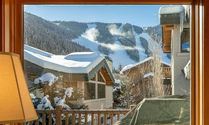 Warm Springs Casa | Steps to the Warm Springs Lift