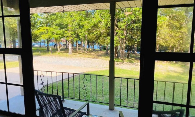 Bull Shoals Casa | Steps to the water at Bull Shoals Lake!