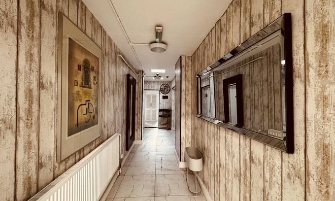 Heston Central Hotel | Sterling House B&B Heathrow