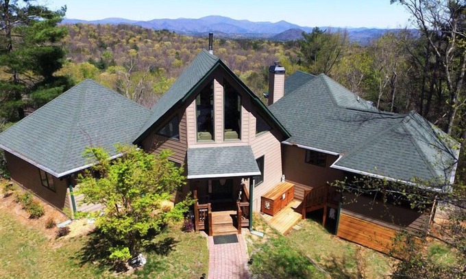 Sautee Nacoochee Casa | Sterling Lodge | Luxury Home with Mtn Views, Game Room, Hot Tub and More