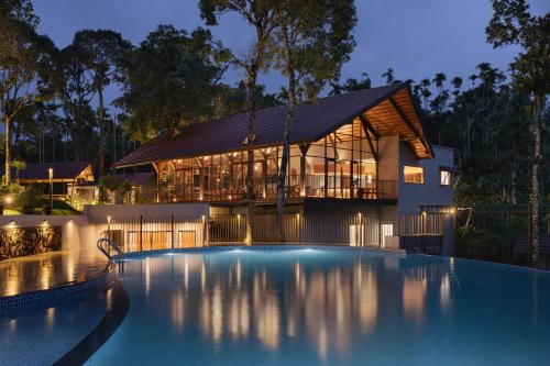 Meppadi Complejo | Sterling Lontano Waterfront Wayanad
