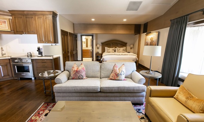 Deer Valley Casa | Sterling Studio Hotel Room by Redawning