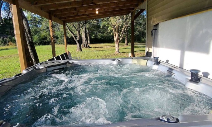 Pine Grove Casa | Stewart House with Hot Tub and 3 bedroom