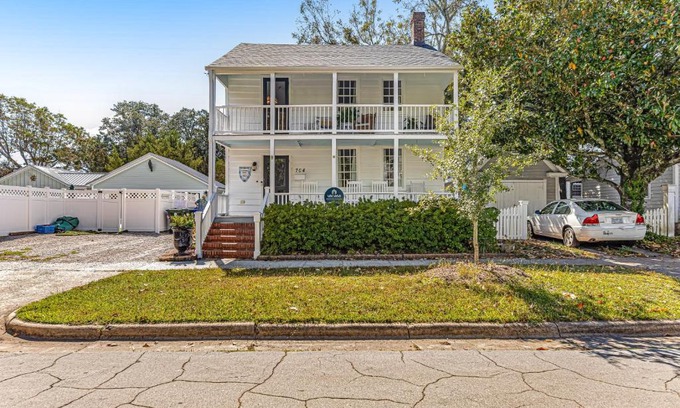 Morehead City Casa | Still Standing on Ann Street