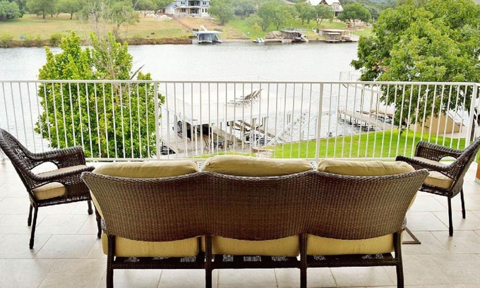 Burnet Casa | Still Waters