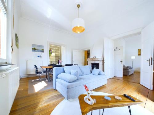 Sonnenberg Apartamento | Stilvolle Altbauwohnung am Kurpark, zentral, für bis zu 8 Personen