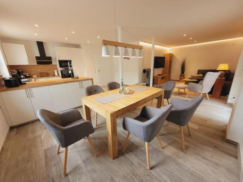 Floha Apartamento | Stilvolle Fewo Vogelnest, barrierefrei, Smart-TV, Parkplatz