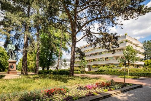Center Apartamento | Stilvolle Stadtoase, 116 qm, Parkblick, Wassernah, Parkplatz