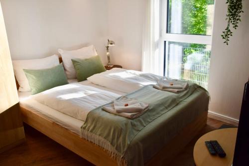 Sudstadt Apartamento | Stilvolle Wohnung mit Balkon & Parkplatz