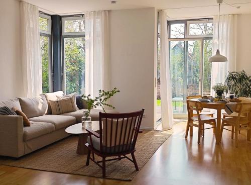 Großsedlitz Apartamento | Stilvolle Wohnung mit Terrasse im Grünen