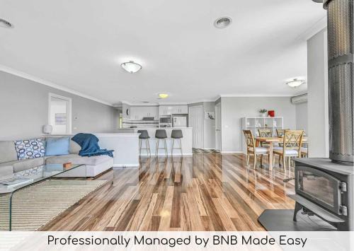 Llanarth Casa | Stinson House - 9 Mins to Racetrack, Serene Escape