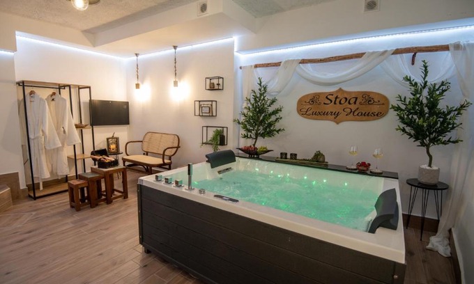 Agios Vasileios Casa | Stoa Luxury House with Unique Jacuzzi Room