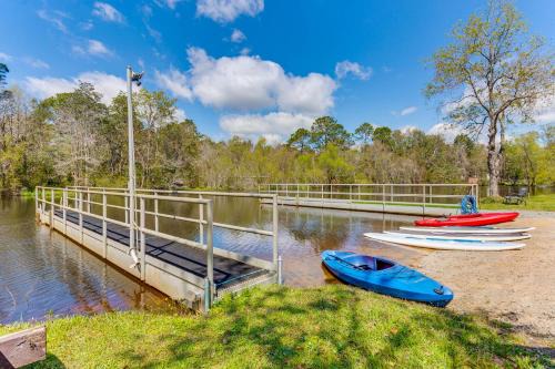 Beulah Casa | Stocked Fishing Pond On-Site Quiet Pensacola Home