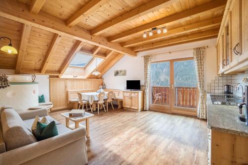 Monguelfo Apartamento | Stoffnerhof Apt Alpenrose