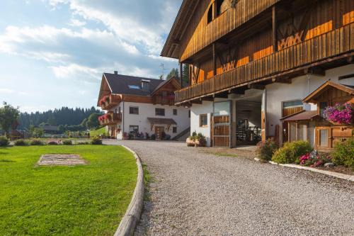 Monguelfo Apartamento | Stoffnerhof Apt Sonnenblume
