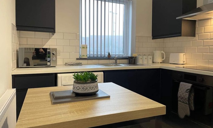 Stoke-on-Trent Apartamento | Stoke studio · Lovely 1 Bedroom Serviced Apartment