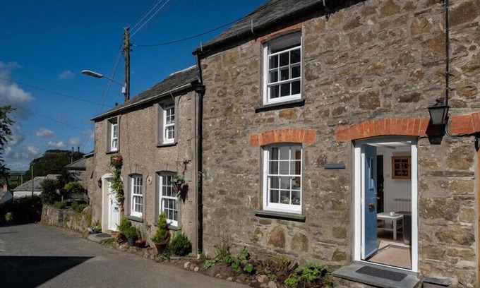 St Minver Cabaña | STOKES COTTAGE, family friendly, with open fire in St Minver