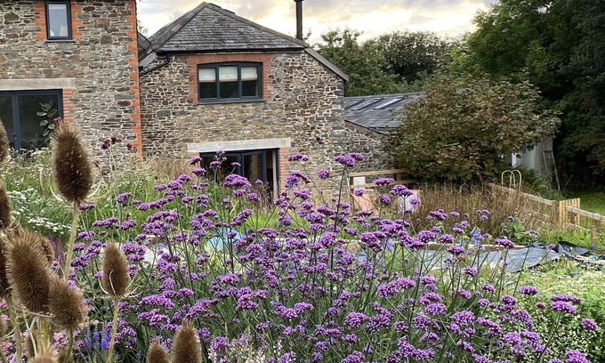 Welcombe Casa | Stone Barn Nestled in Nature - Dog Friendly