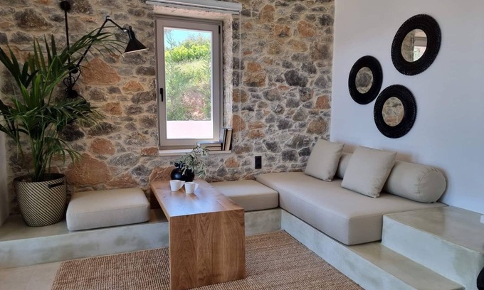 Kolios Cabaña | Stone build Suite with private small pool