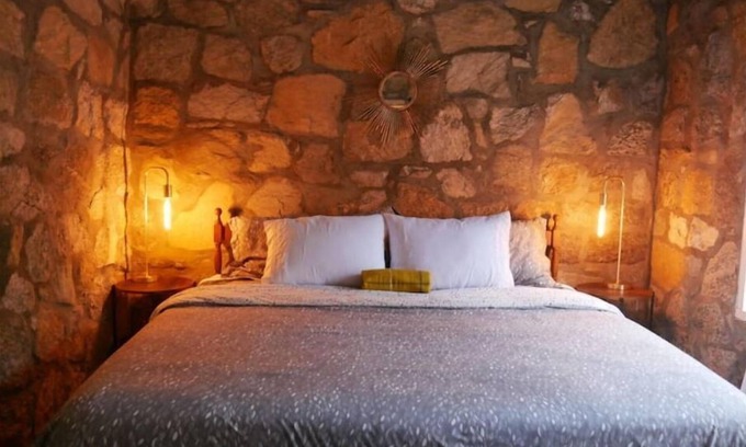 Laurel Park Cabaña | Stone Cottage