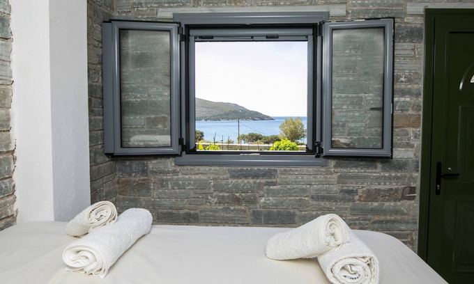 Nea Styra Casa | Stone & Cozy Studio ιdeal for relaxed holidays, 100m from the beach!