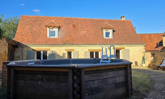 Meyrals Casa | Stone house, 3bed, 6pers, fenced garden and swimming pool in the heart of Périgord Noir