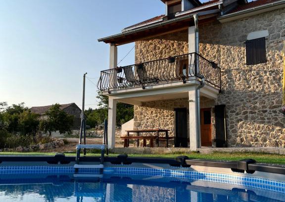Ljubuski Casa | Stone House Chico