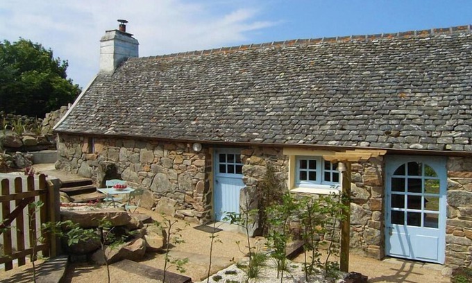 Plougasnou Casa | Casa de Piedra en Bretaña con Vista al Mar