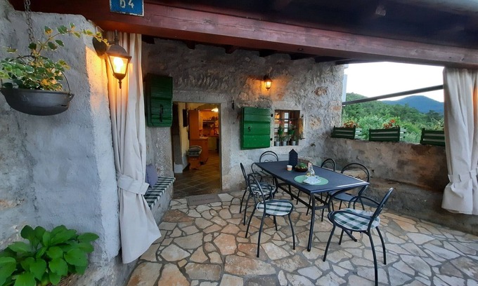 Lovran Casa | Casa de piedra en Dobrec con vistas al mar