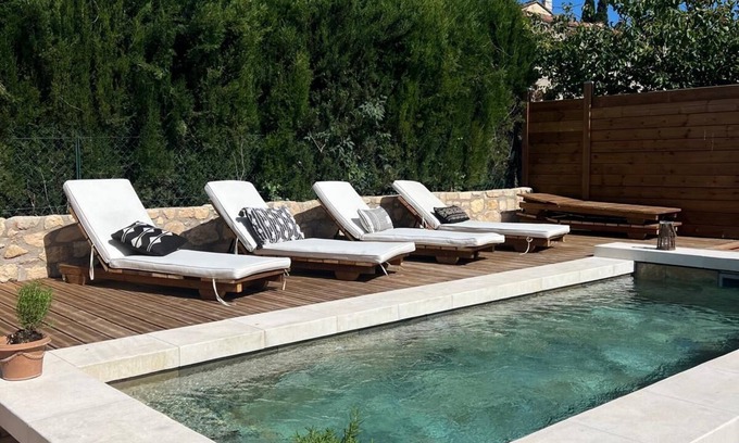 Fontvieille Casa | Stone house in the heart of the village with pool and garden, Provence charm