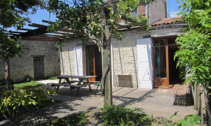 Saint-Medard-d'Aunis Casa | Casa de piedra cerca de La Rochelle y Plage