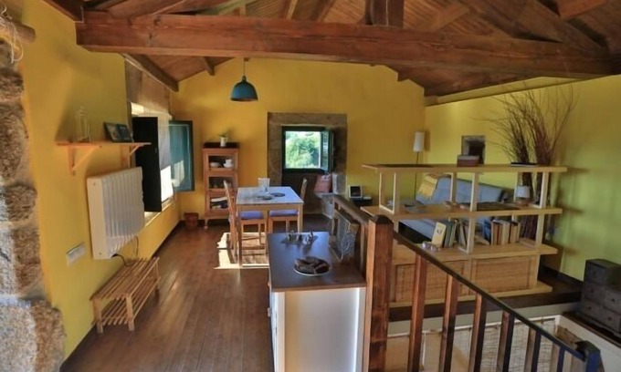 A Caniza Cabaña | Casita de piedra junto a viñedo para 2 personas. Mascotas bienvenidas.